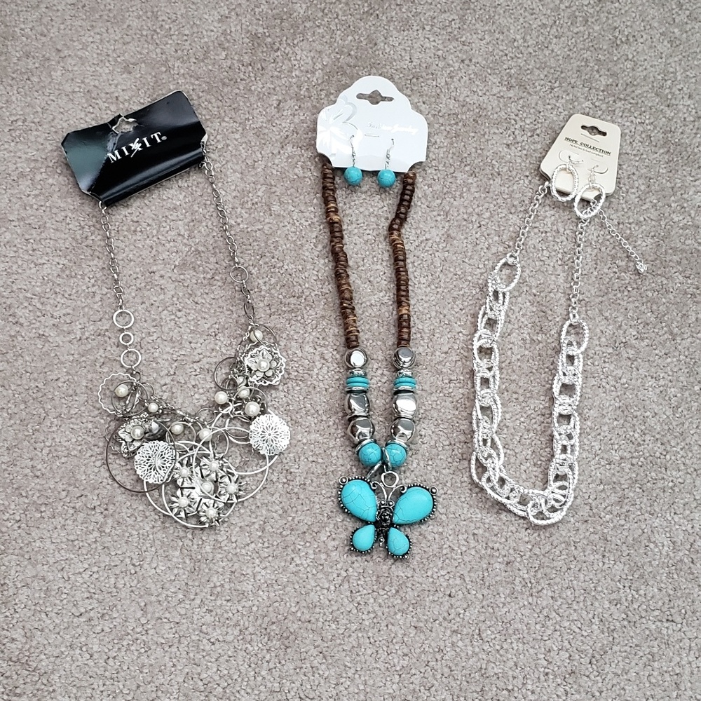Necklace Lot